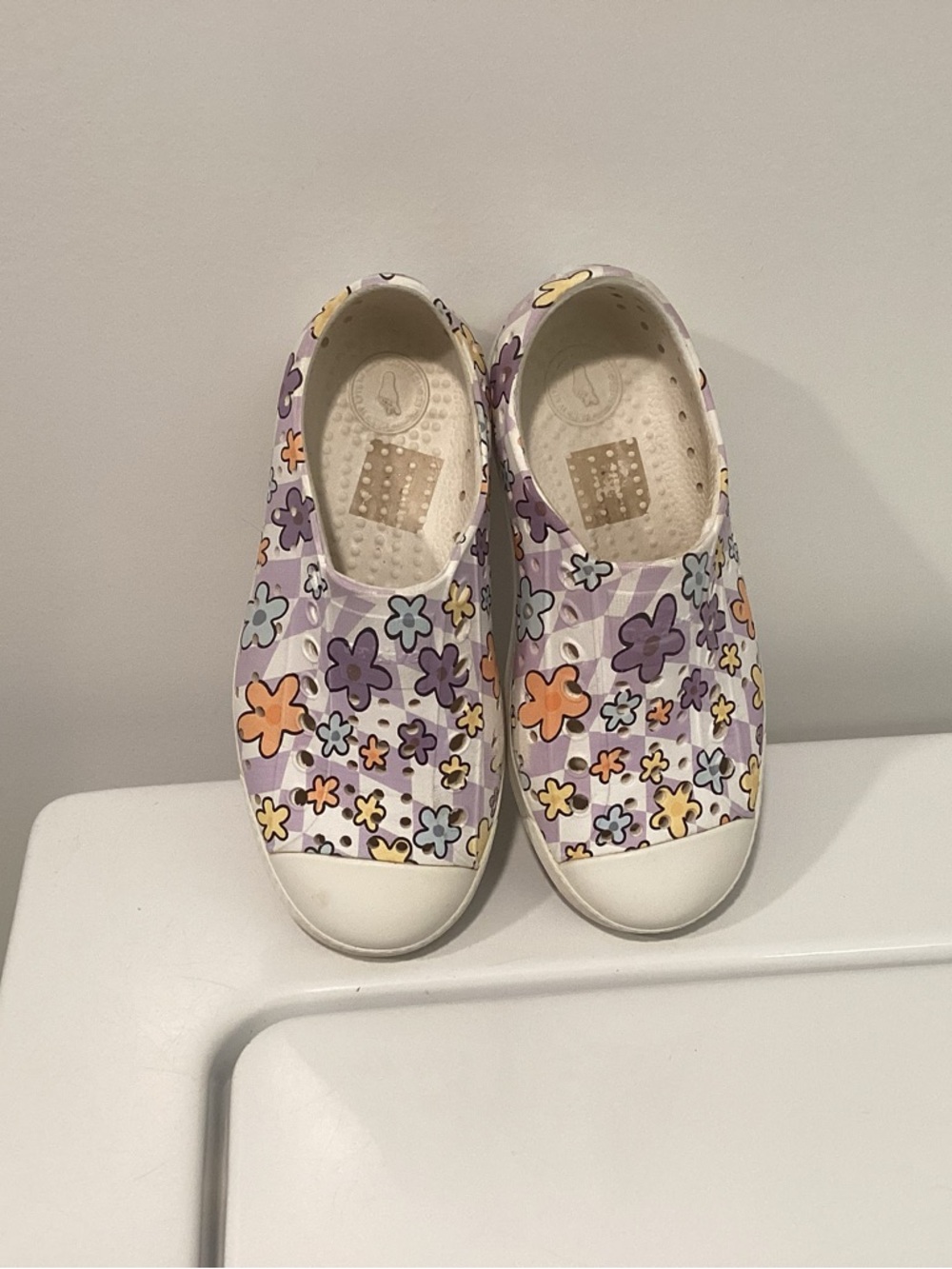 Girls' Native Purple Floral Slip-On Sneakers Kids size 11